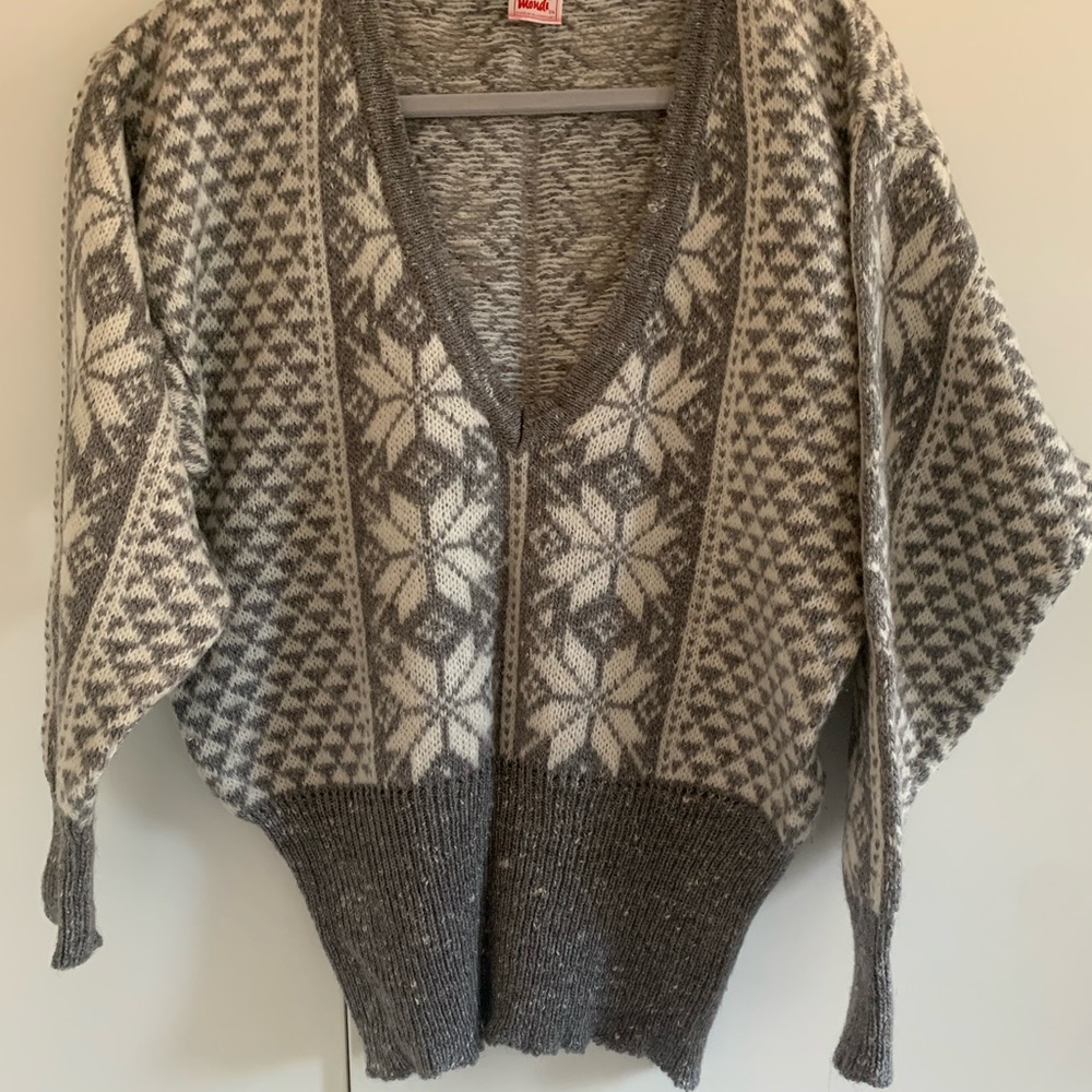 Mondi Gray and Cream V-Neck Sweater